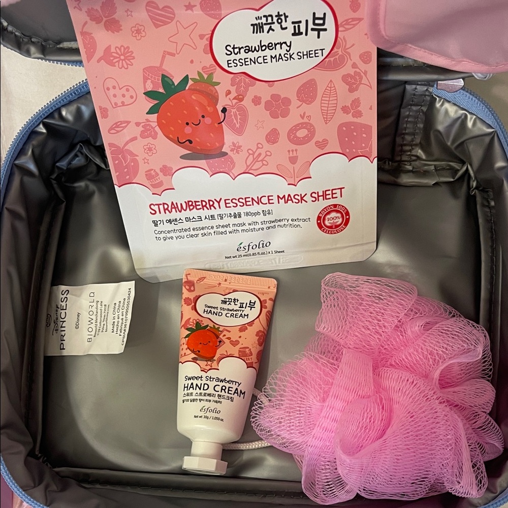 Disney $75 Value Pink Kids Spa & Hair Accessory Gift Set 16 Items Value - Picture 9 of 16